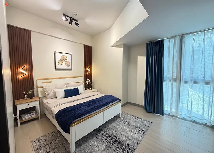 Apartment Uptown Luxe 2br I 4bedsi Balcony And Views At Bgc