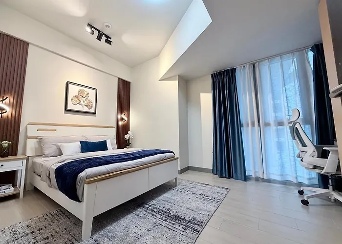 Uptown Luxe 2br I 4bedsi Balcony And Views At Bgc * Manila
