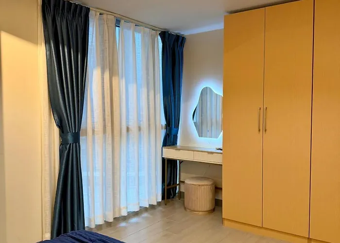 Uptown Luxe 2br I 4bedsi Balcony And Views At Bgc Manila