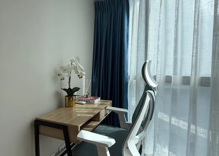 Uptown Luxe 2br I 4bedsi Balcony And Views At Bgc Manila