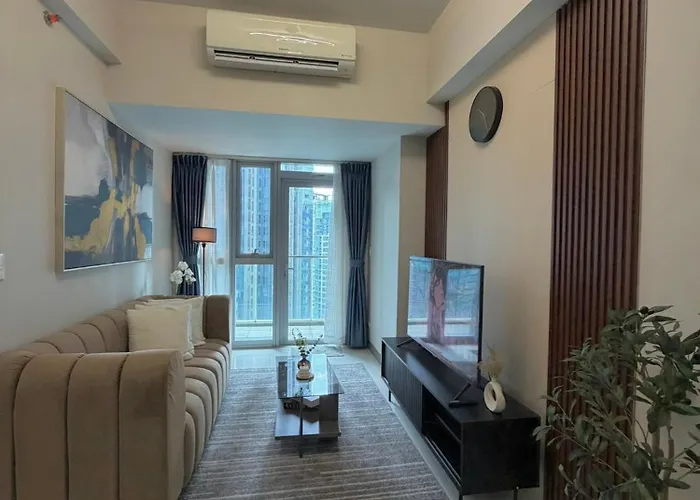 Apartment Uptown Luxe 2br I 4bedsi Balcony And Views At Bgc