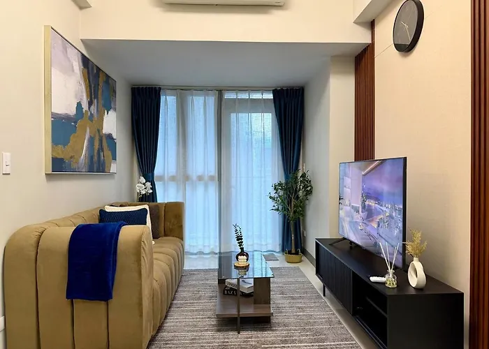 Uptown Luxe 2br I 4bedsi Balcony And Views At Bgc * Manila