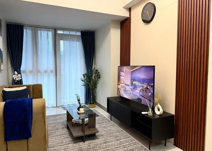 Uptown Luxe 2br I 4bedsi Balcony And Views At Bgc *