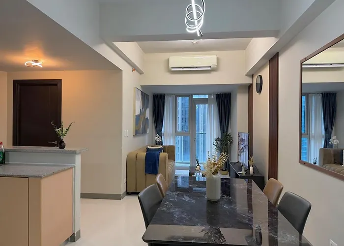 Apartment Uptown Luxe 2br I 4bedsi Balcony And Views At Bgc Manila