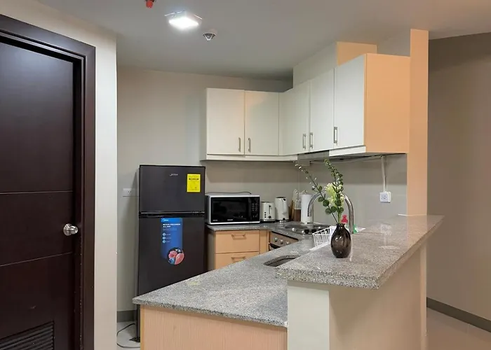 Uptown Luxe 2br I 4bedsi Balcony And Views At Bgc Manila