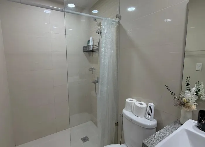 Apartment Uptown Luxe 2br I 4bedsi Balcony And Views At Bgc Manila