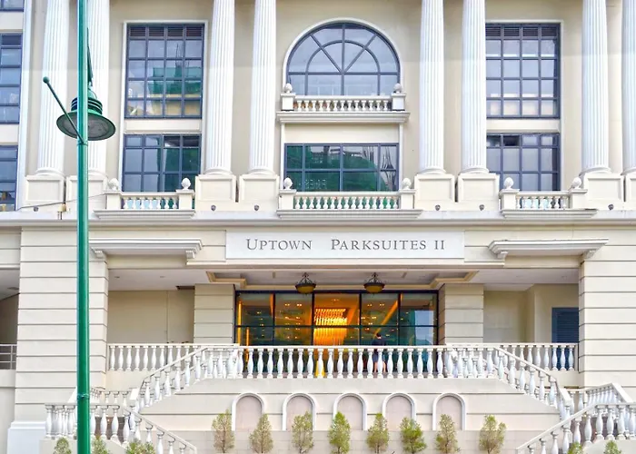 Uptown Luxe 2br I 4bedsi Balcony And Views At Bgc