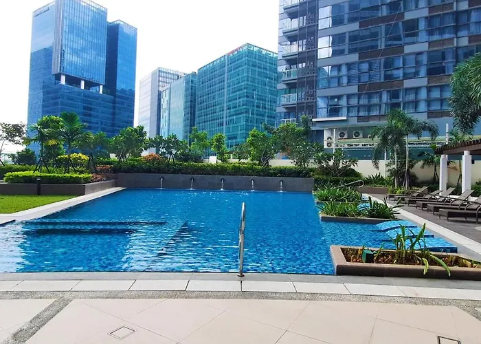 Uptown Luxe 2br I 4bedsi Balcony And Views At Bgc Apartment